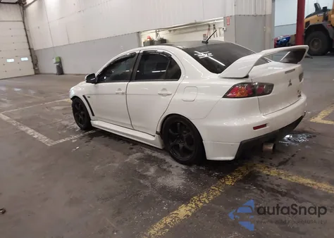 2015 Mitsubishi Lancer Evolution Gsr z USA, uszkodzony, nr VIN JA32W8FV5FU006207